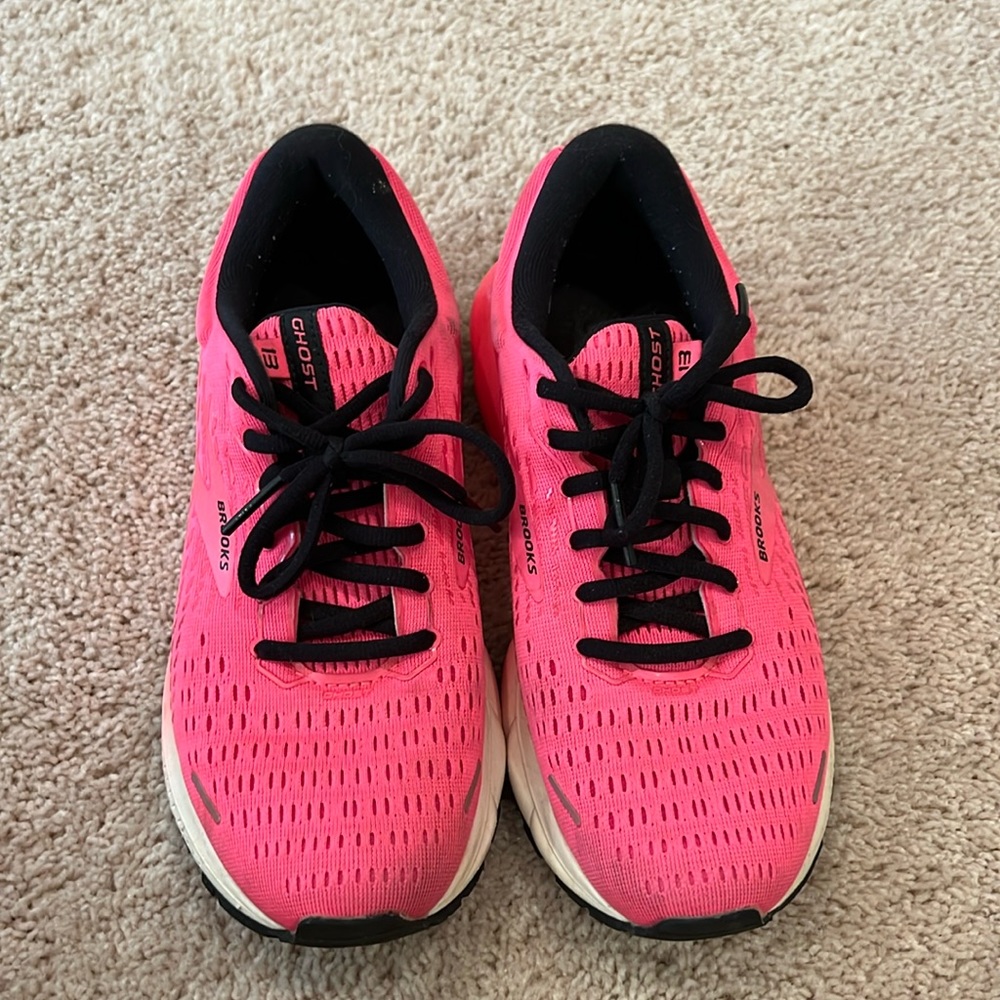Brooks hot pink running shoes
